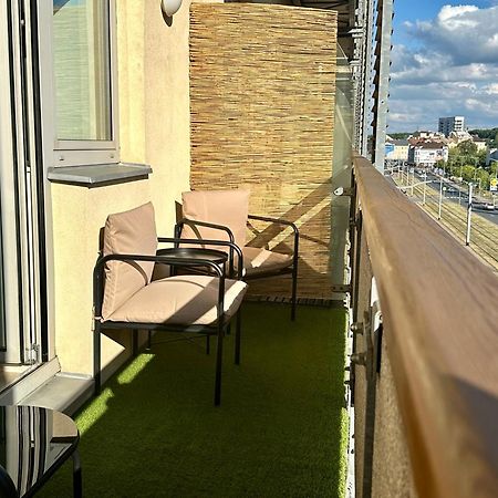 Apartment Ceskomoravska - O2 Arena Прага Экстерьер фото