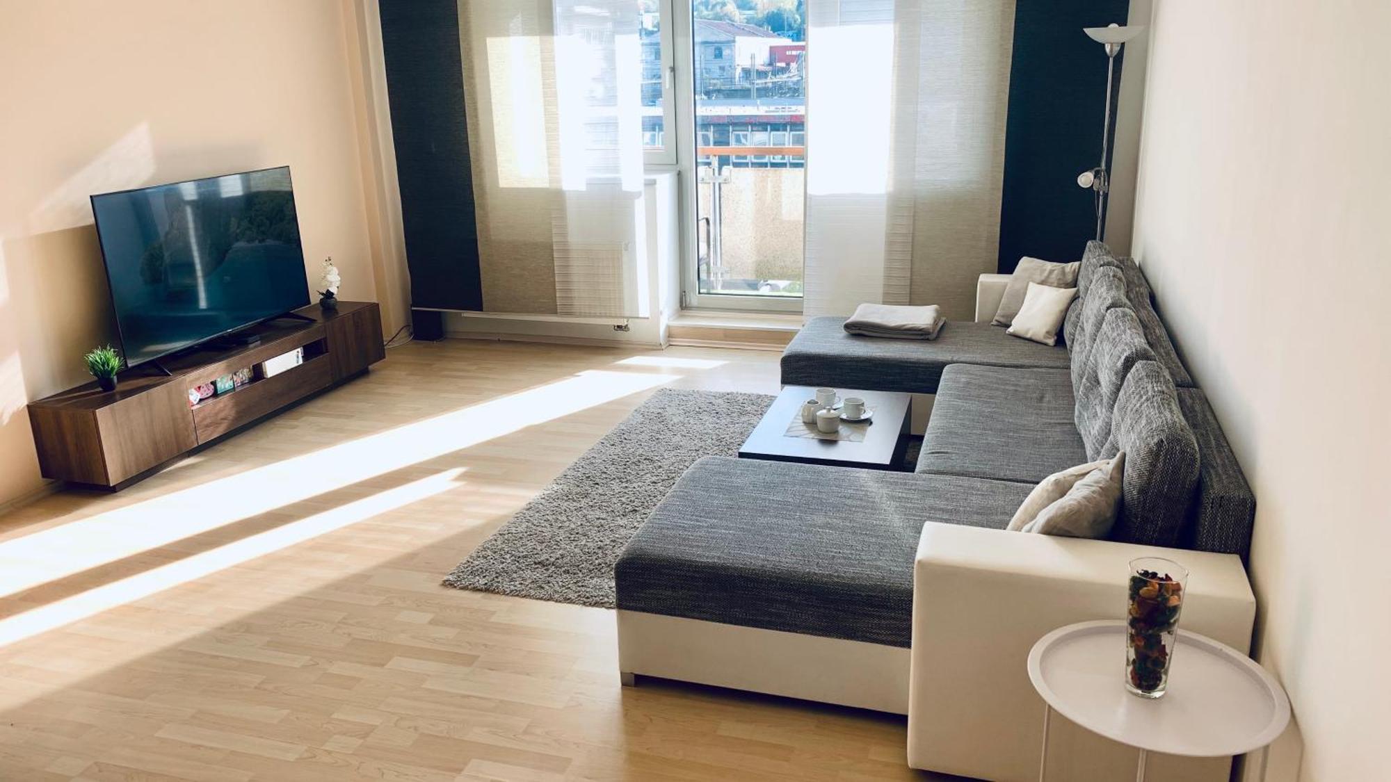 Apartment Ceskomoravska - O2 Arena Прага Экстерьер фото